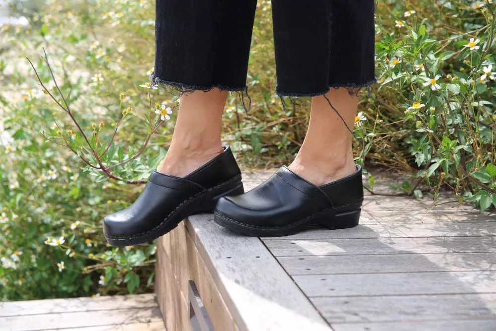 BJORK Professional ELLA Black Leather Clogs