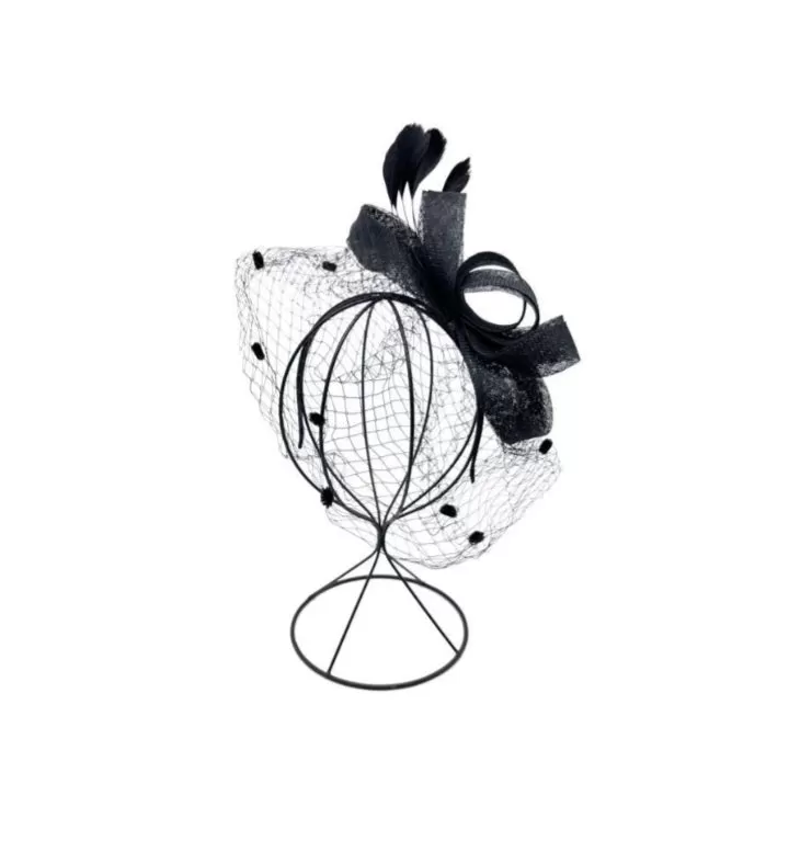 Bow and feather headpiece with veiling