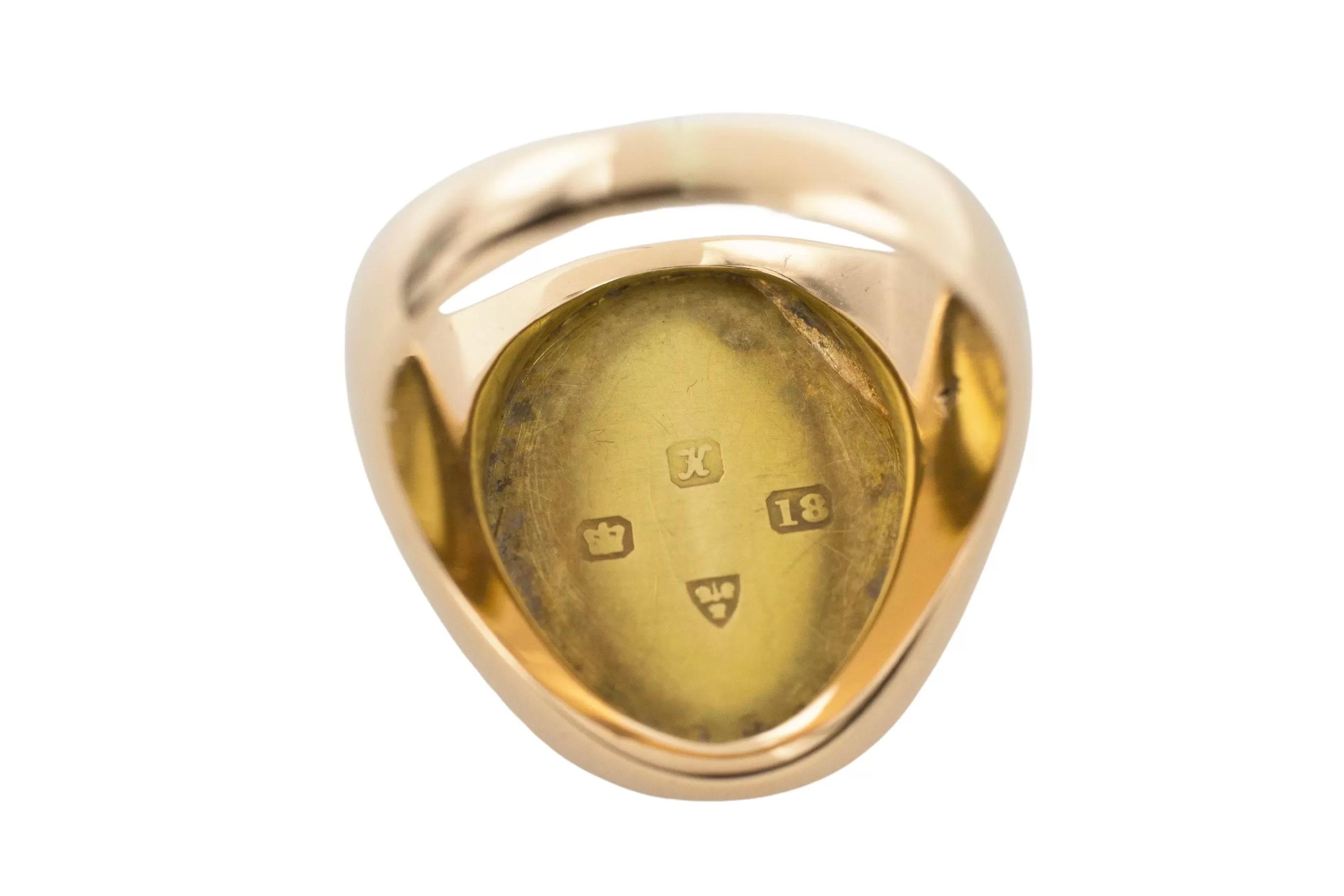 Large heavy antique signet ring from 1910