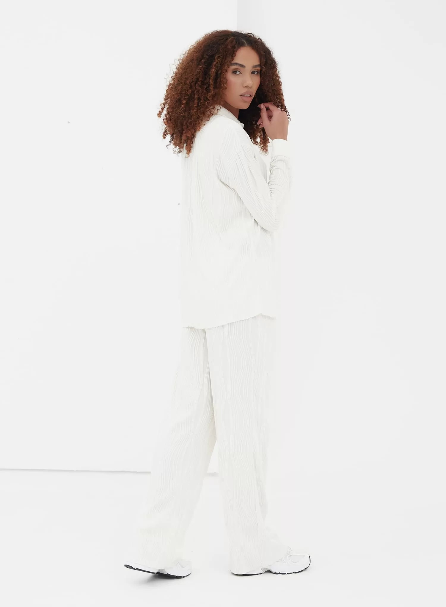 Off White Relaxed Plisse Trouser - Tela