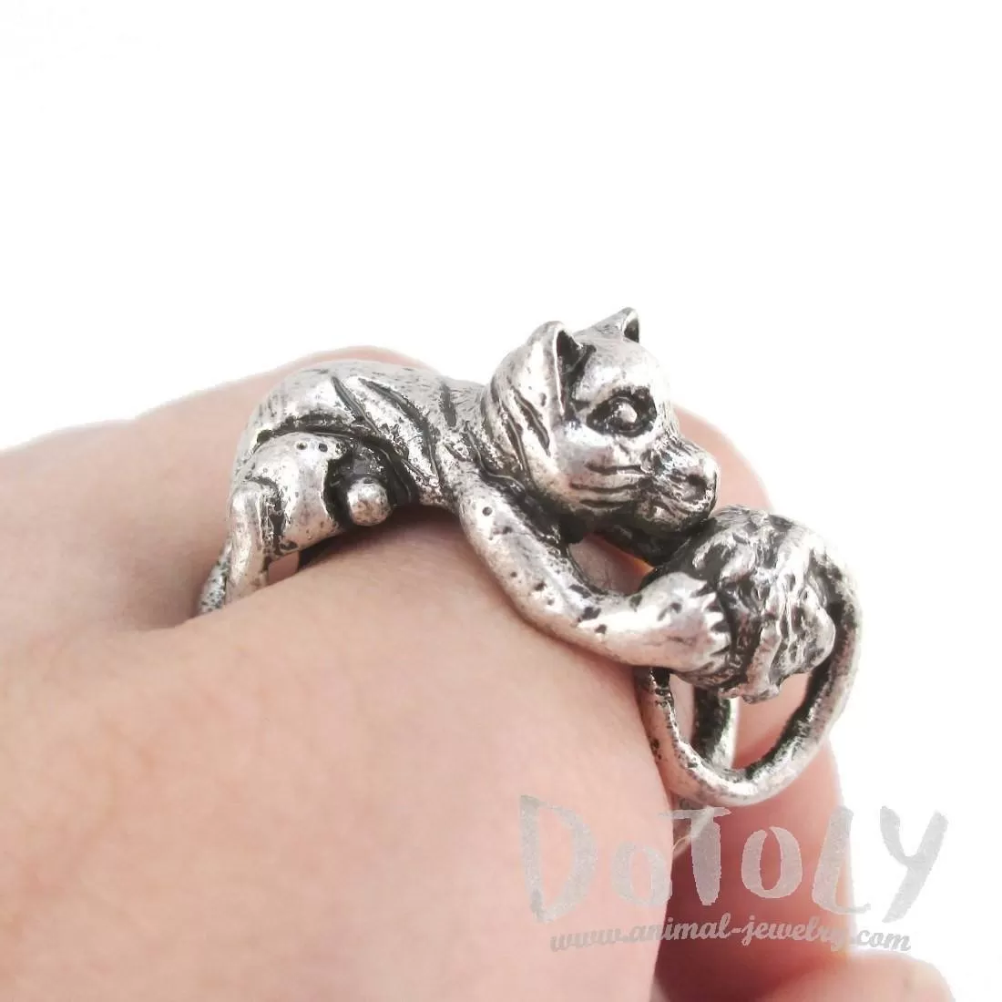 Tabby Cat Playing With a Ball of Yarn Shaped Animal Ring in Silver